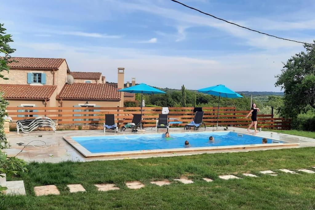 For 8 People, Pool + Sea View Villa *
