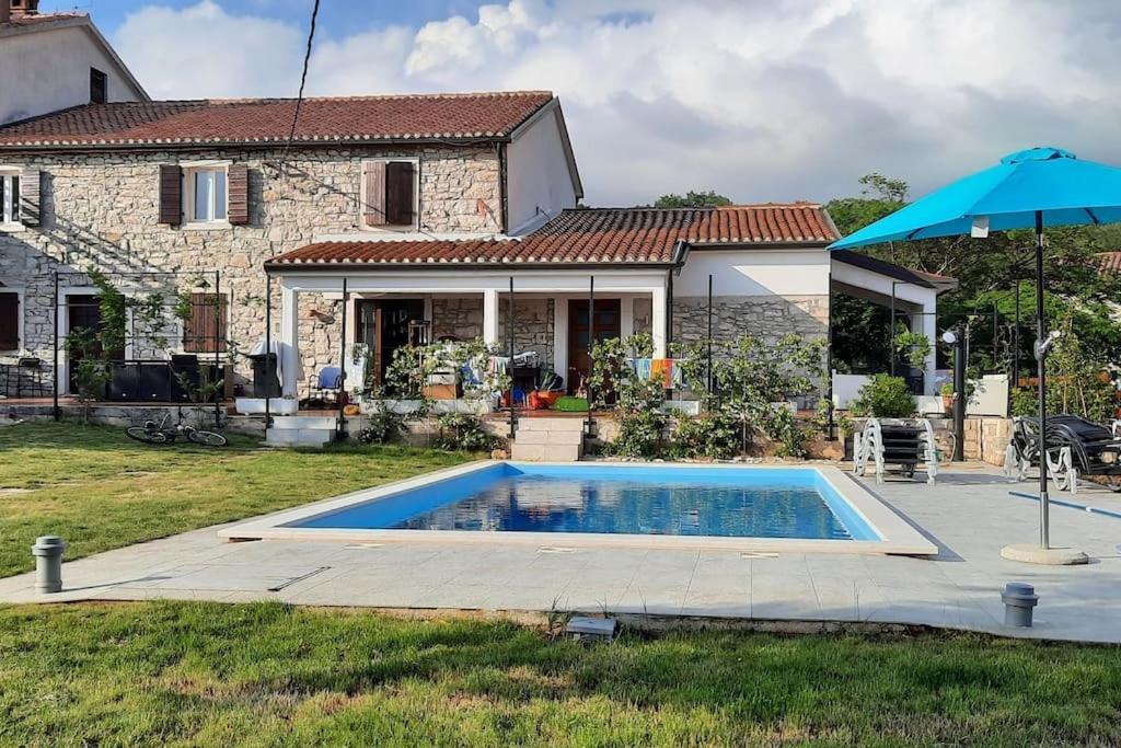 For 8 People, Pool + Sea View Villa Vilanija