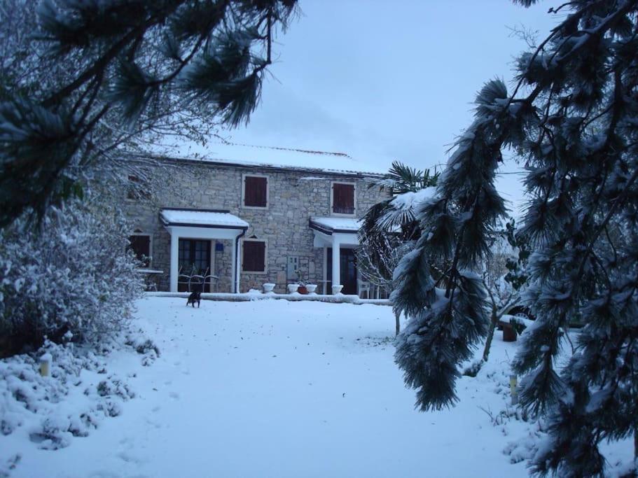 For 8 People, Pool + Sea View Villa Vilanija