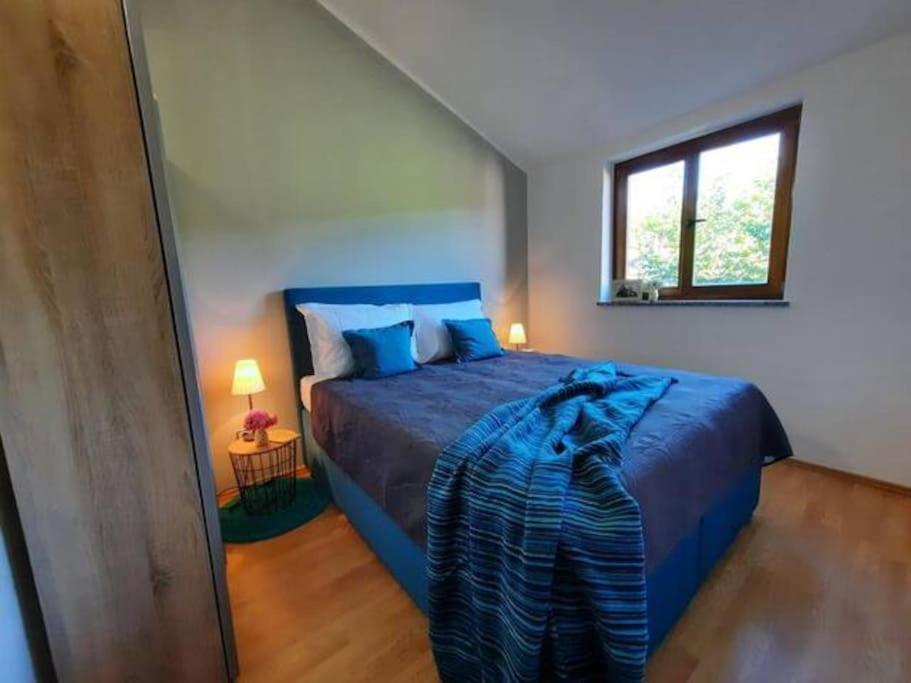 Villa For 8 People, Pool + Sea View *