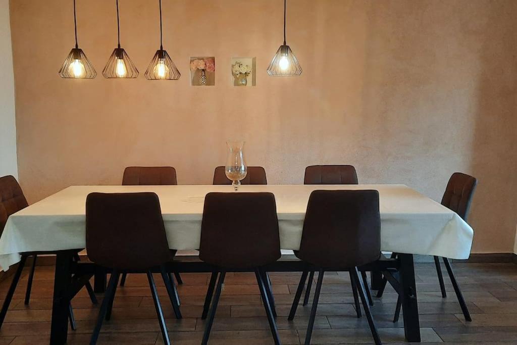 For 8 People, Pool + Sea View Villa Vilanija